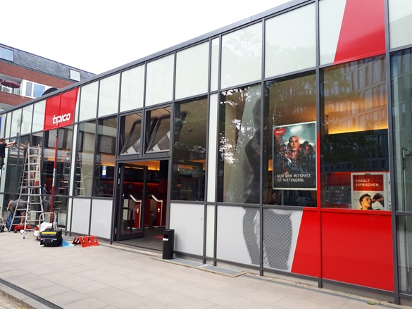 Bedruckte Aufkleber in Hamburg montiert